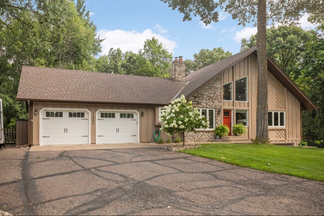 property at 11807 194th Ave NW