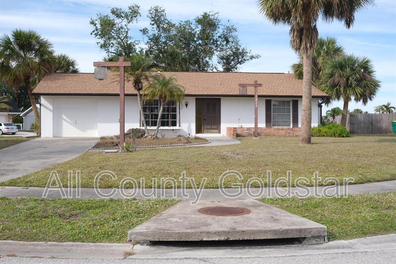 13458 Muriel Ave in Port Charlotte, FL - Building Photo