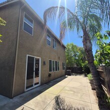 923 Keely Dr in Roseville, CA - Foto de edificio - Building Photo
