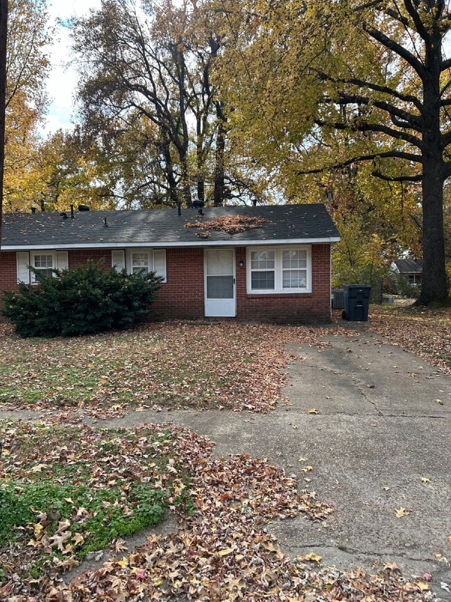 property at 3311 Kingsbury St