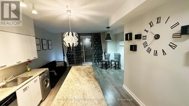 29 Singer Ct in Toronto, ON - Building Photo - Building Photo