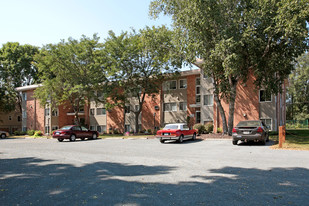 Rosewood Manor Apartments