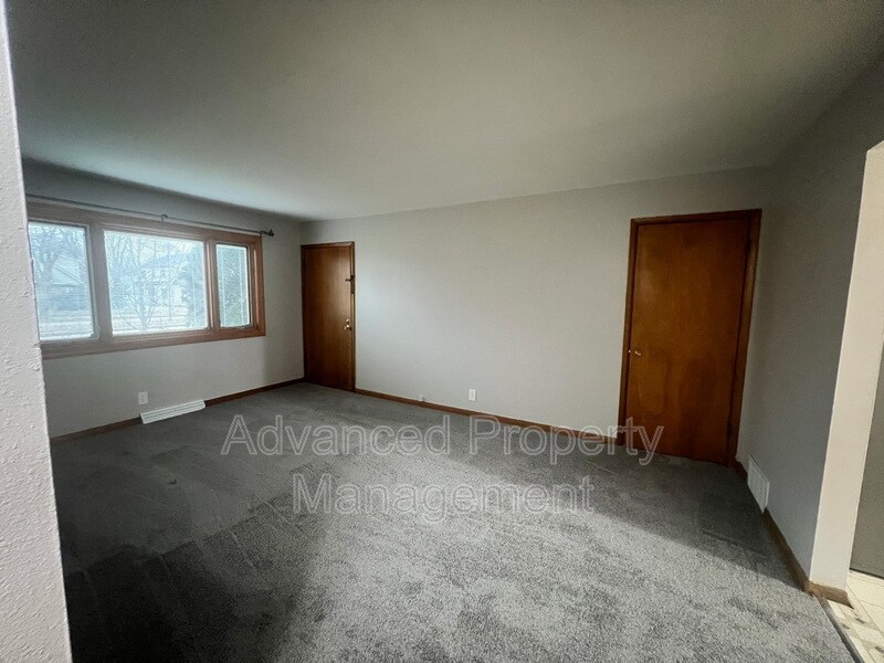 5750 N 91st St in Milwaukee, WI - Building Photo