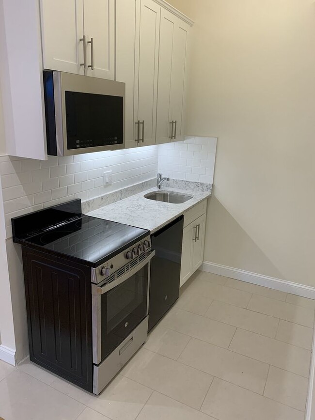 17 Keswick St, Unit 1