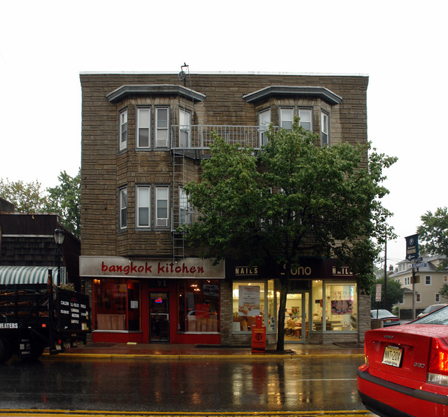 389-391 Bloomfield Ave in Caldwell, NJ - Building Photo - Building Photo