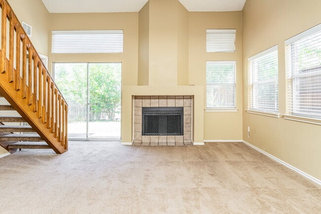 1214 Lone Wolf Trail in Carrollton, TX - Building Photo - Building Photo