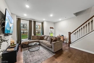 3 Sadie Cir in Union, NJ - Foto de edificio - Building Photo
