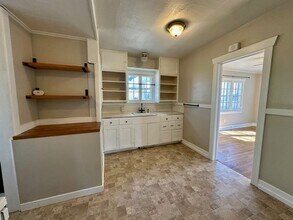 4423 N Lincoln St in Spokane, WA - Building Photo - Building Photo