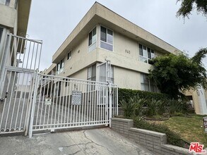 563 E Hazel St in Inglewood, CA - Building Photo - Building Photo