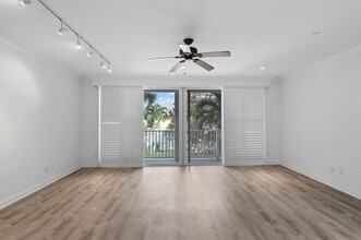 3247 E Community Dr in Jupiter, FL - Foto de edificio - Building Photo