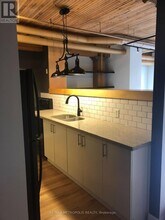 993-993 Queen St W in Toronto, ON - Building Photo - Building Photo