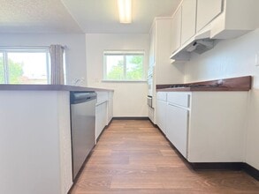 9630 Wilbur Ave in Los Angeles, CA - Building Photo - Building Photo
