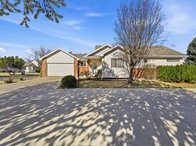 ? Easy Living in Loveland | Fireplace + Prime Hwy 287 Location in Loveland, CO - Building Photo