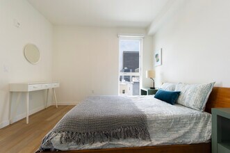 738 Normandie in Los Angeles, CA - Foto de edificio - Interior Photo