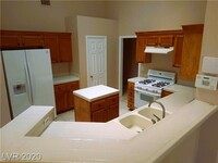 7121 Deep River Cir in Las Vegas, NV - Building Photo - Building Photo