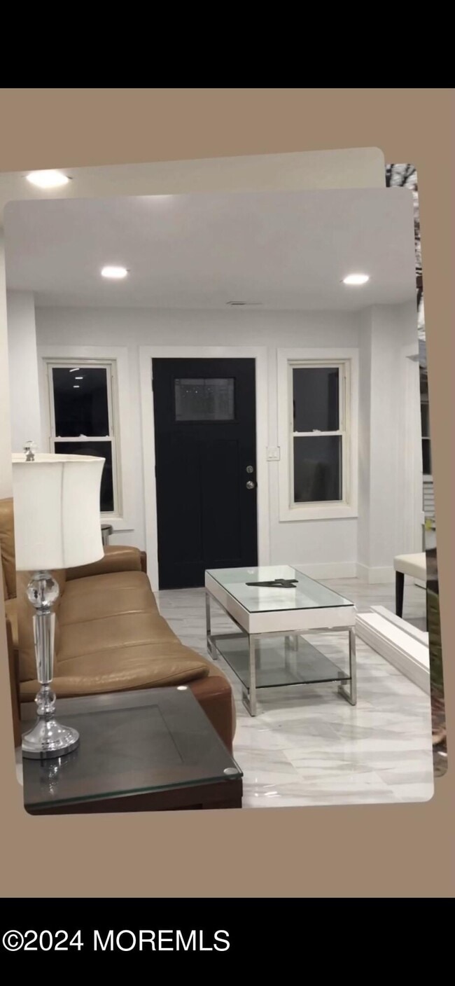 4 Oakwood Ave in Ocean Township, NJ - Building Photo - Building Photo