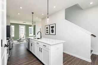 14 Creekside Cir NW in Atlanta, GA - Building Photo - Building Photo