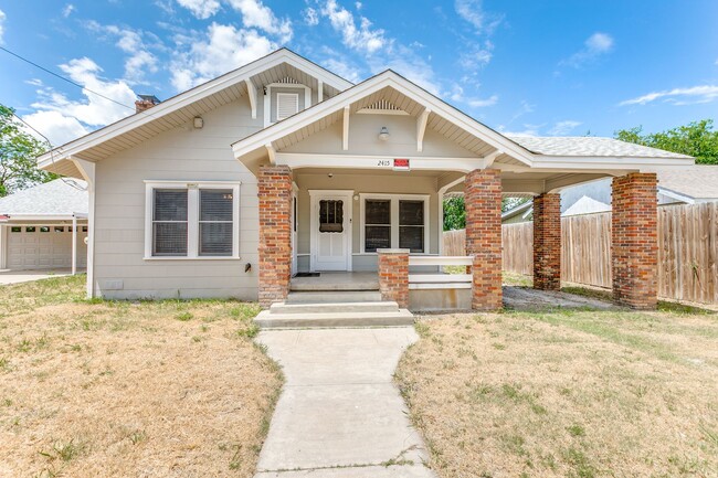 property at 2415 W Wildwood Dr