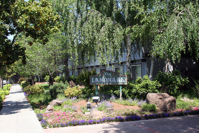 Los Gatos Gardens in Los Gatos, CA - Building Photo - Building Photo