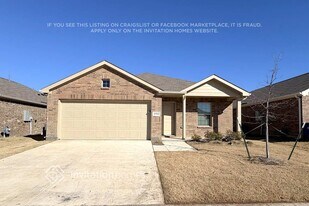 2702 Spring Time Dr in Ennis, TX - Building Photo