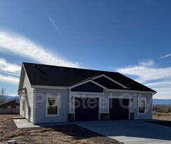 278 W Harmony Dr in Pueblo, CO - Building Photo