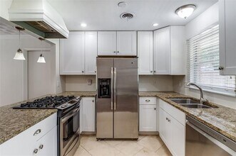 11351 Lippitt Ave in Dallas, TX - Building Photo - Building Photo