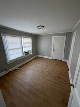 411 Birch St, Unit A in Sanford, NC - Foto de edificio - Building Photo