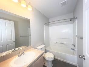 Chestnut Court Apartments in Wayne, MI - Foto de edificio - Building Photo