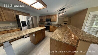 111 Stonegate N in Boerne, TX - Building Photo - Building Photo