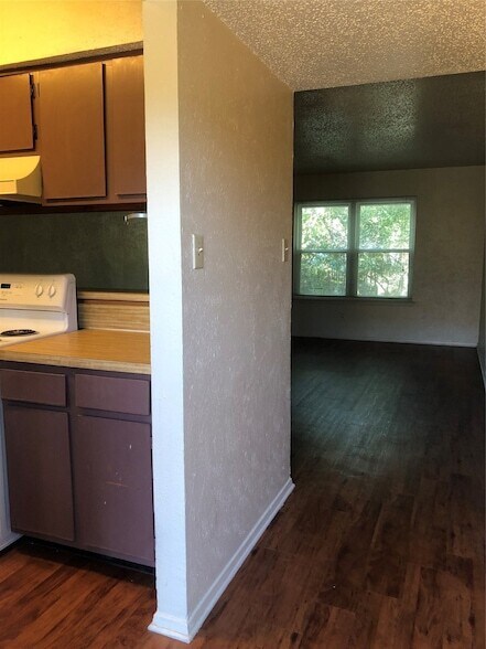 410 Bryan St, Unit 14 in Denton, TX - Building Photo
