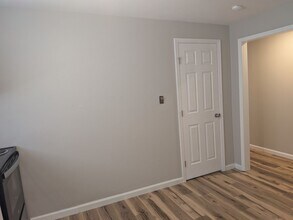 1071 Kathryn in Columbia, MO - Building Photo - Building Photo