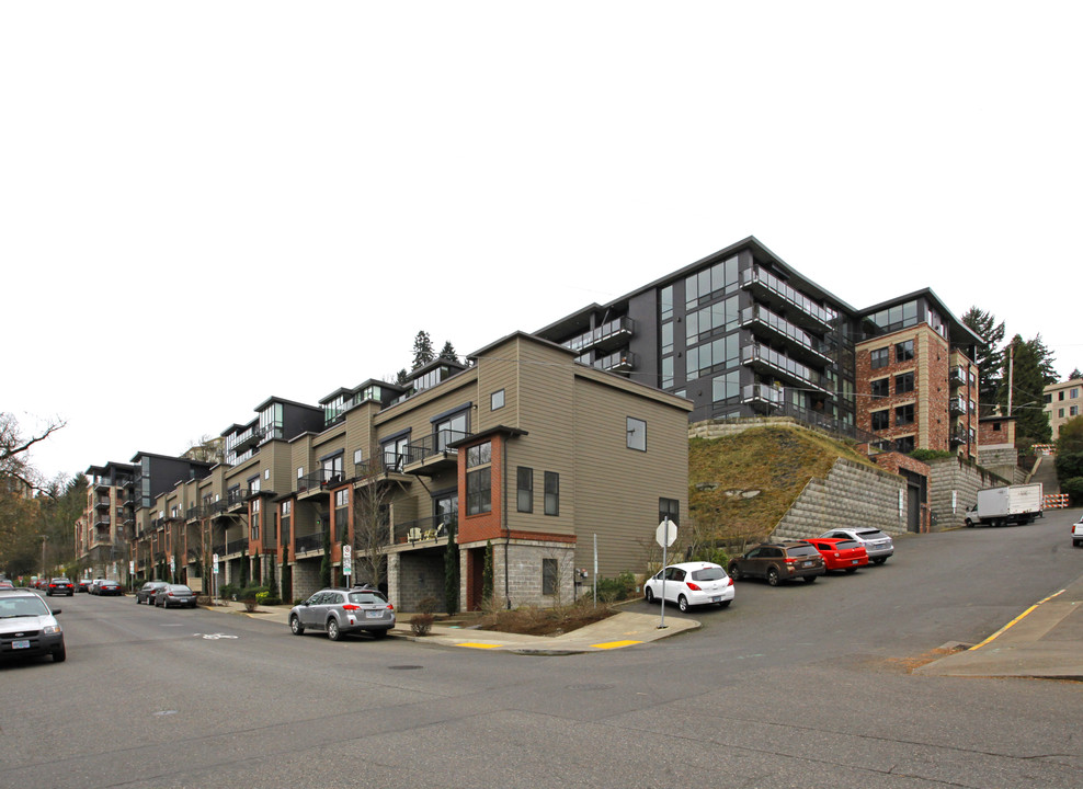 The Cambridge in Portland, OR - Building Photo