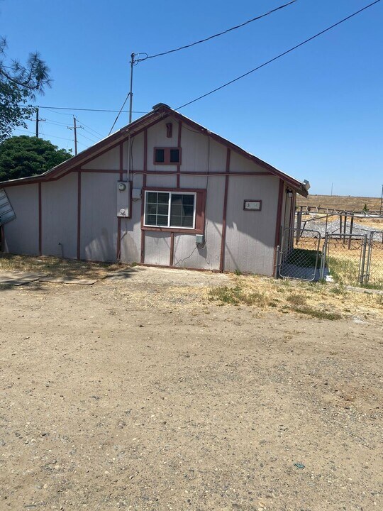 3704-3704 CA-140 in Merced, CA - Building Photo