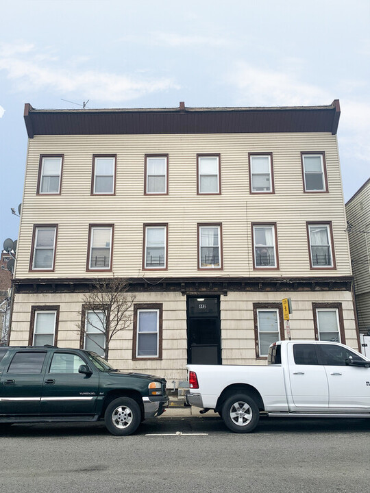 442 John St in East Newark, NJ - Building Photo