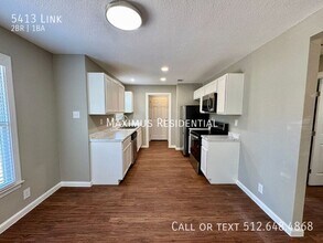5413 Link in Austin, TX - Building Photo - Building Photo