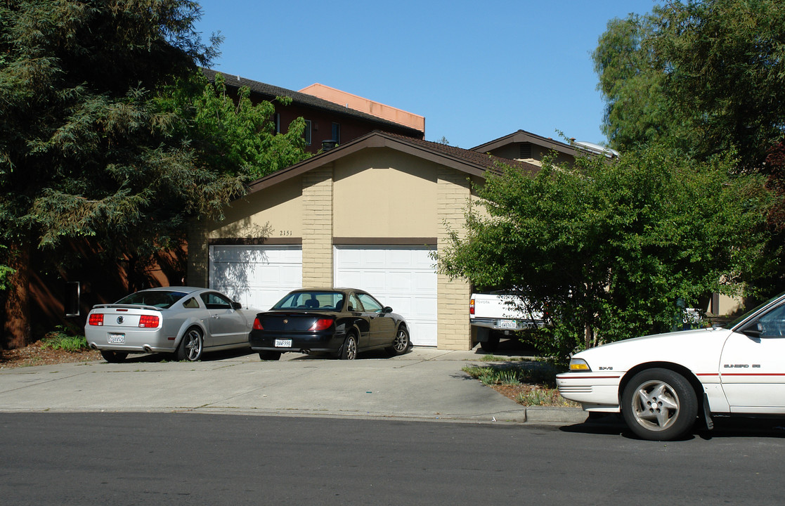 2151 California St in Concord, CA - Foto de edificio