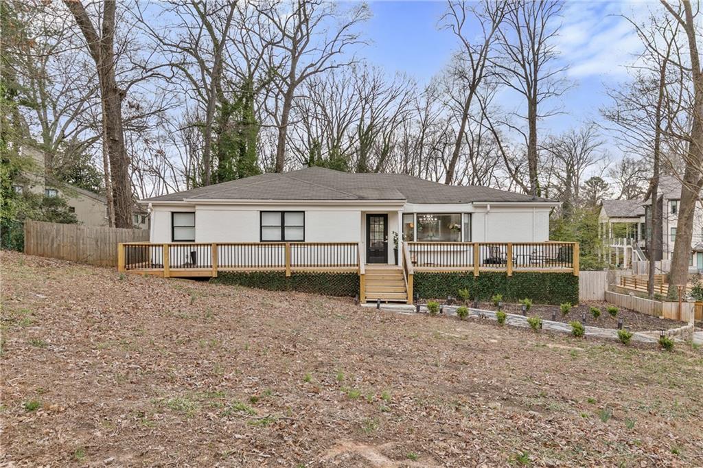 1744 N Druid Hills Rd NE in Atlanta, GA - Foto de edificio