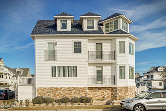 550 Whiting Ave in Manasquan, NJ - Building Photo - Building Photo