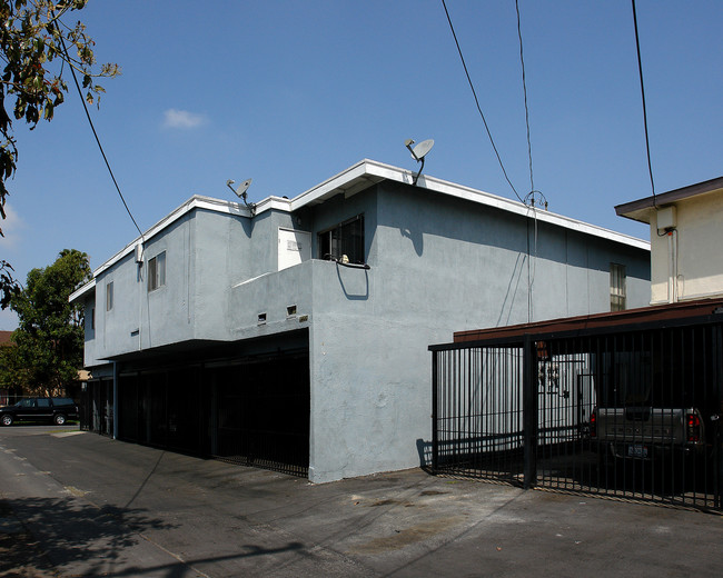 Dahl Apartments in Santa Ana, CA - Foto de edificio - Building Photo