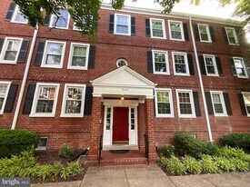 3047 S Columbus St, Unit B2 in Arlington, VA - Building Photo