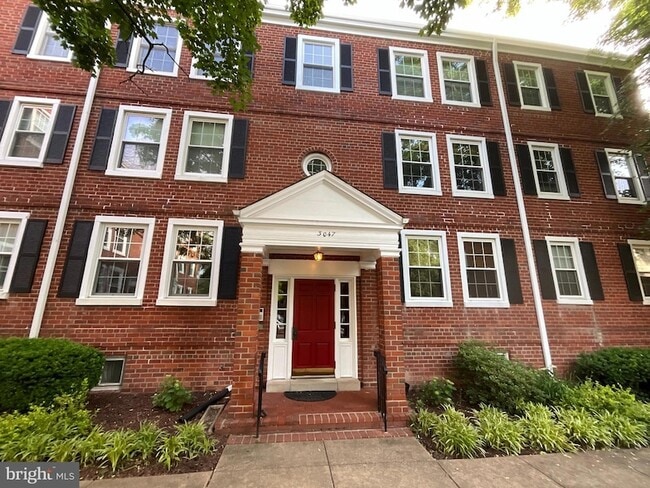property at 3047 S Columbus St