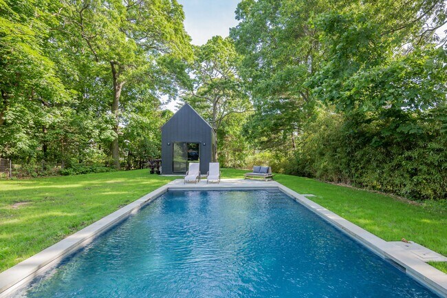 75 Hampton St in Sag Harbor, NY - Building Photo - Building Photo