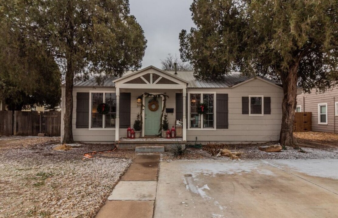 3113 31st St in Lubbock, TX - Building Photo