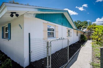 232 Pocono Trail E in Nokomis, FL - Building Photo - Building Photo