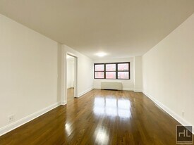 E 88th St in New York, NY - Building Photo