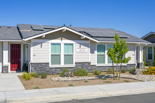 Annadale Commons in Fresno, CA - Building Photo - Building Photo