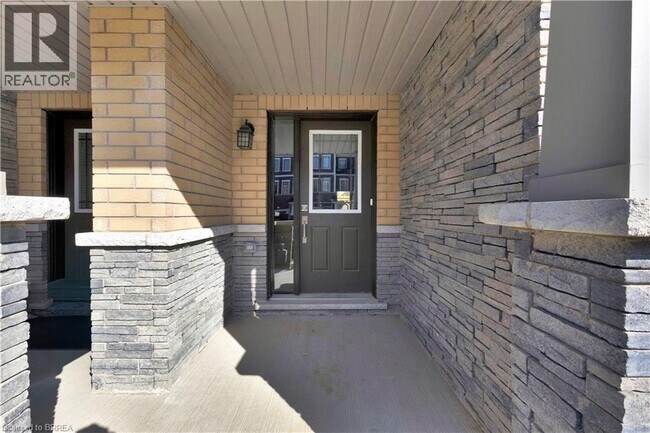 26 Hine Rd in Brantford, ON - Building Photo - Building Photo