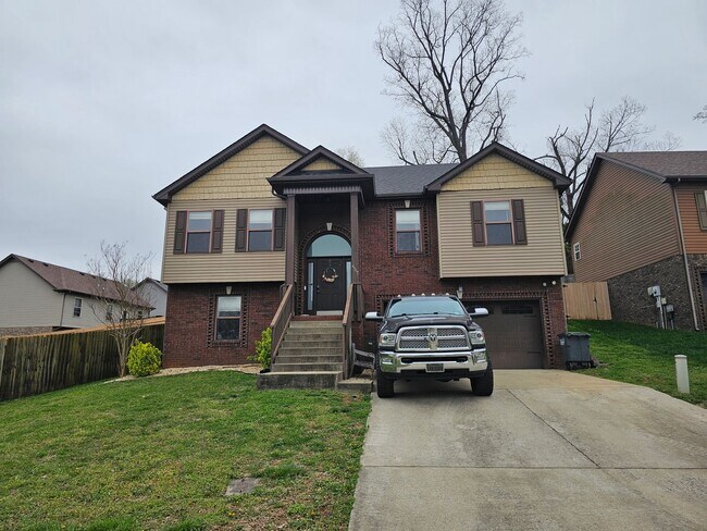 property at 657 Wolfchase Ct