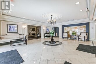 25-325 Earlington Ave in Toronto, ON - Building Photo - Building Photo
