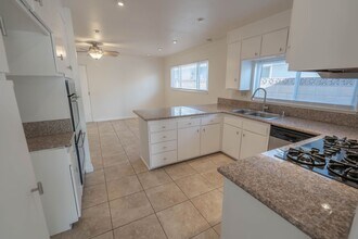 19525 Delight St in Santa Clarita, CA - Building Photo - Building Photo